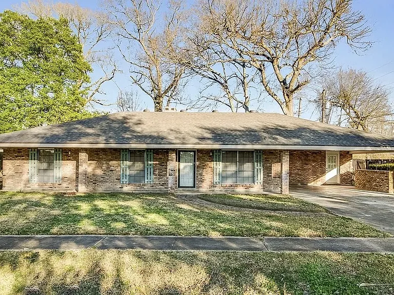 209 Thomas Nolan Dr — Photo 1