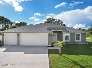 543 Sauders Rd SE, Palm Bay, FL 32909