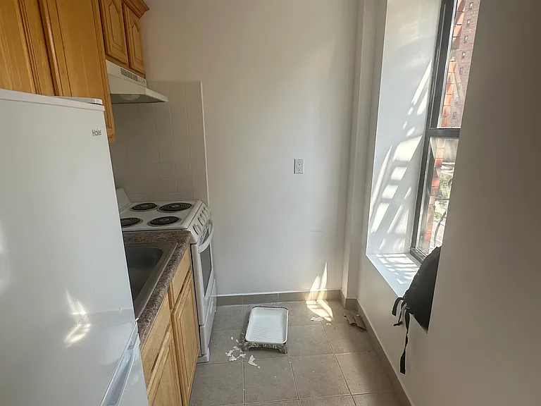 31 Oliver St #3E — Photo 4