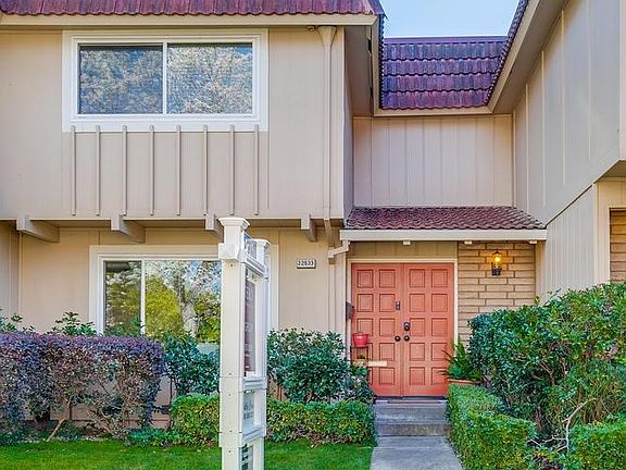 3rd image of 22633 Queens Oak Ct