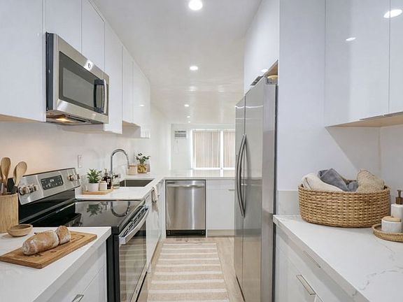 3rd image of 526 N Orlando Ave #105