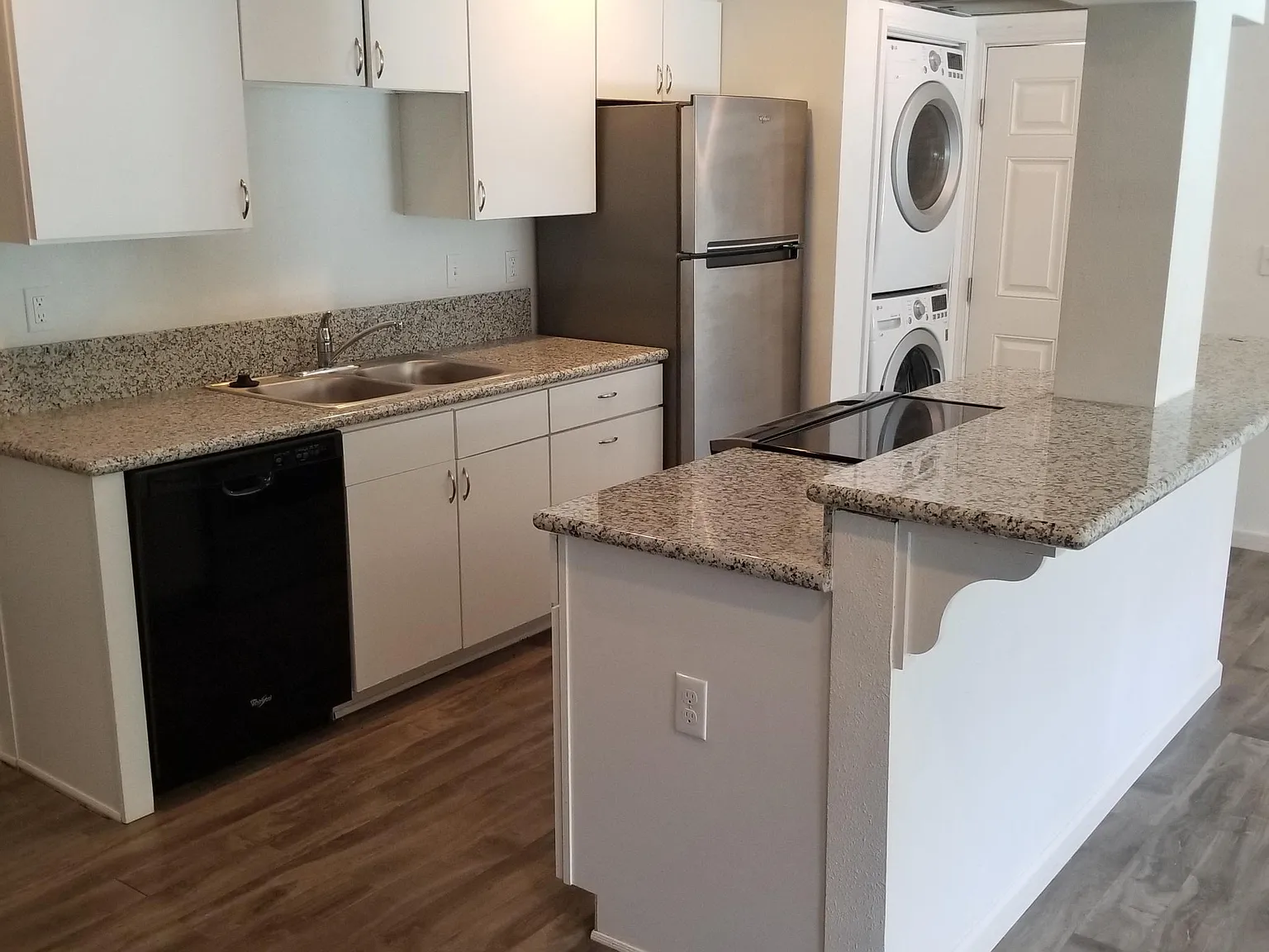 2 bed, $1,325 — Photo 4