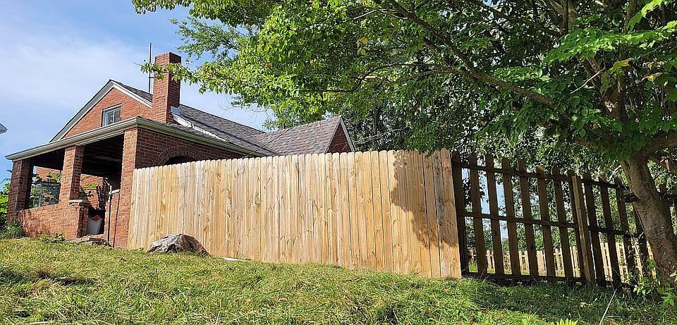 2nd image of 106 Arch St