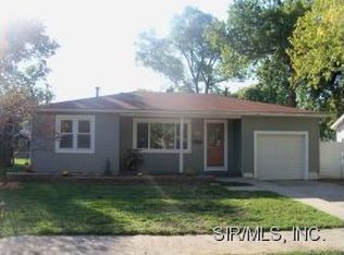 556 10th St, Wood River, IL