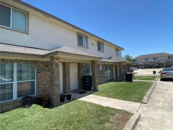 3rd image of 4001 Nadine Dr