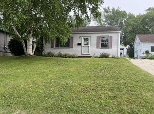 2815 E Whittaker Ave, Saint Francis, WI 53235