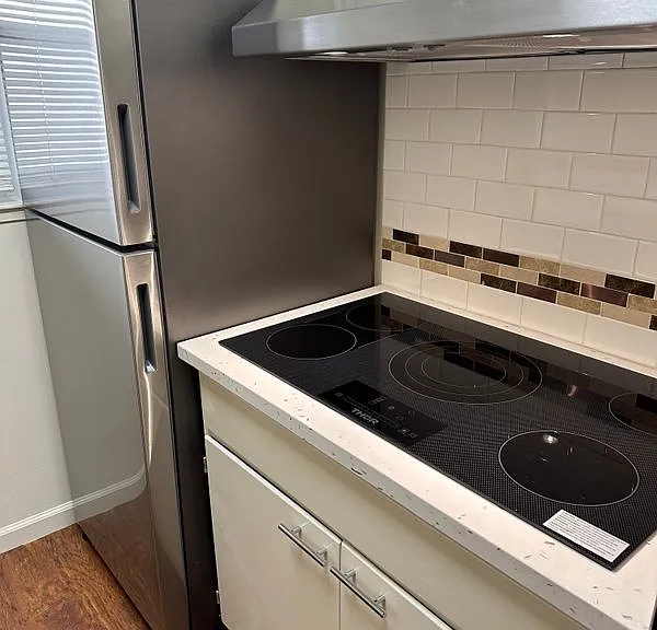 1405 Oak Grove Ave #104 — Photo 8