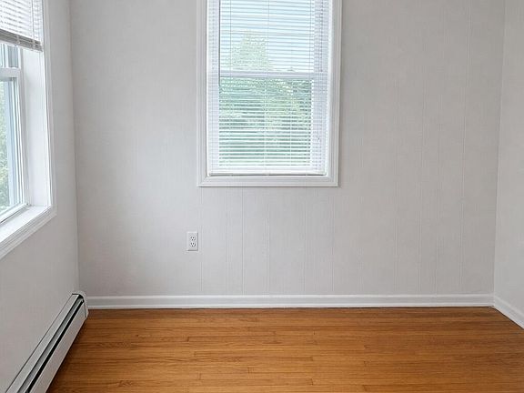 4th image of 187 E Bergen Pl #B