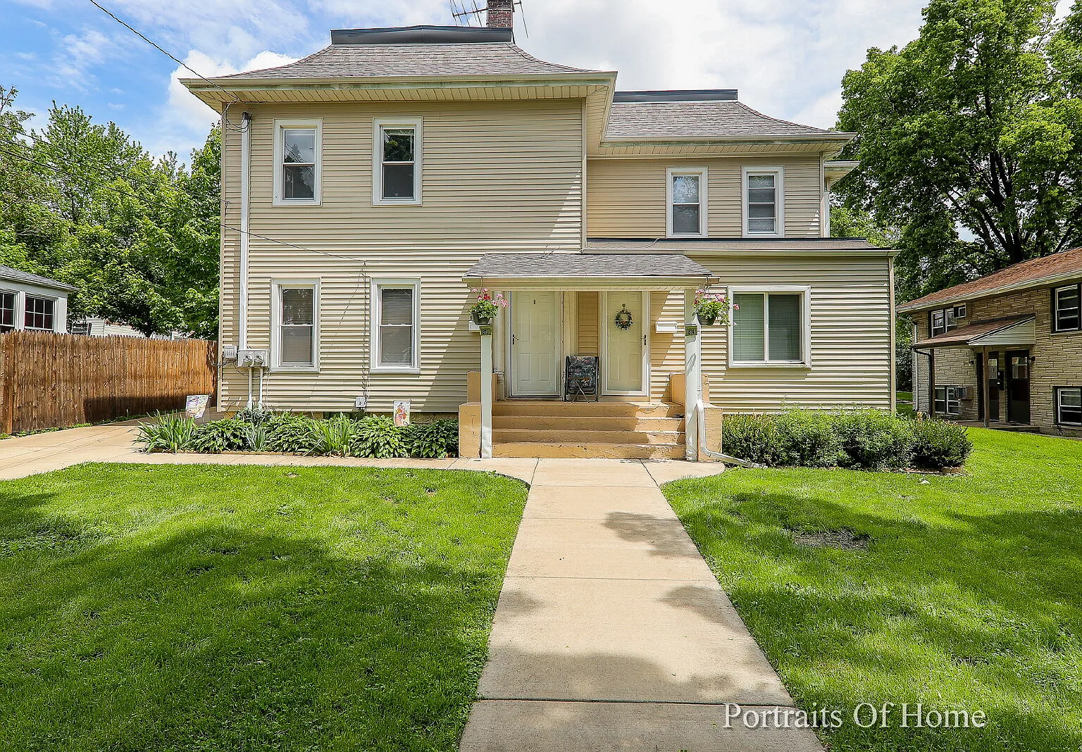 3 bed, 1.0 bath, 1248 sqft, $2,200 — Photo 1