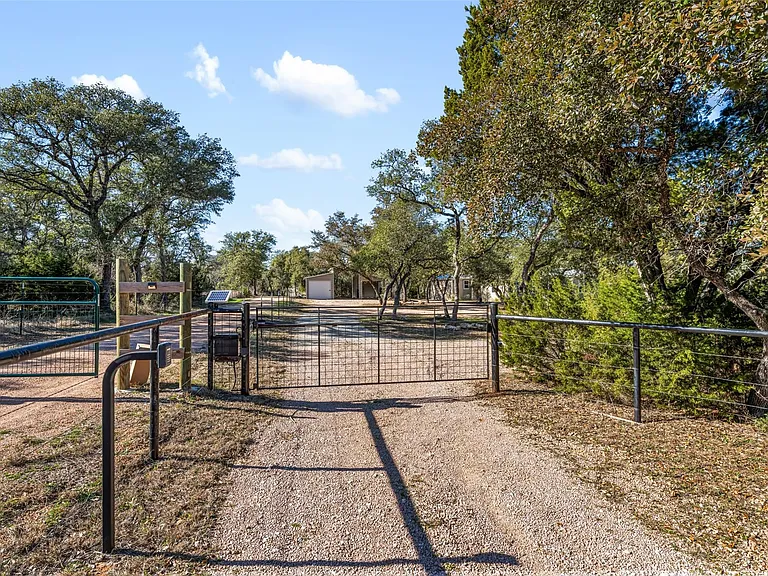 1610 Pace Bend Rd N — Photo 16