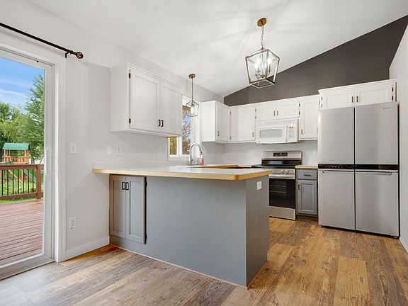 2nd image of 9729 42nd St NE