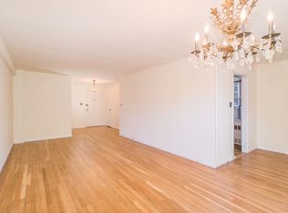 1840 211th St APT 3F, Bayside, NY 11360