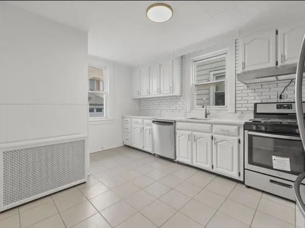 838 Roosevelt Avenue image 6 of 15