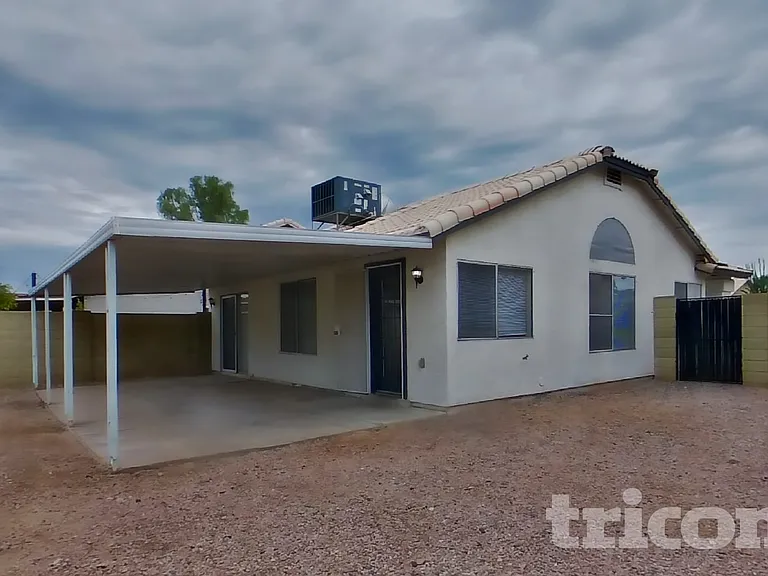1705 E Carter Rd — Photo 15