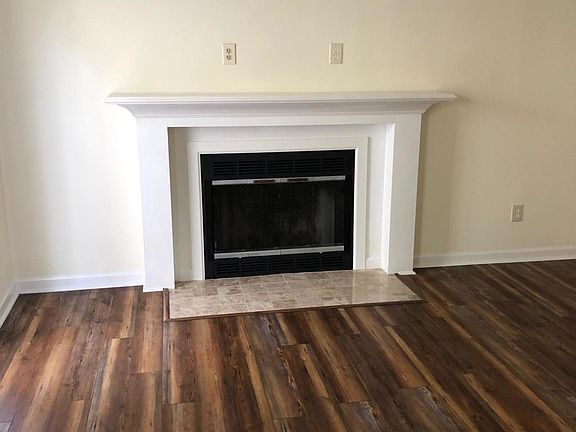 5th image of 684 Shadywood Ln