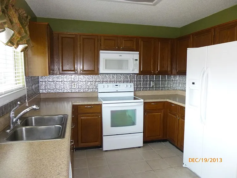 2548 Windchase Dr — Photo 3