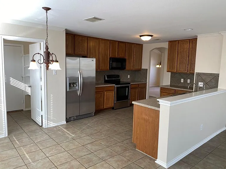 804 Sherry Dr — Photo 7