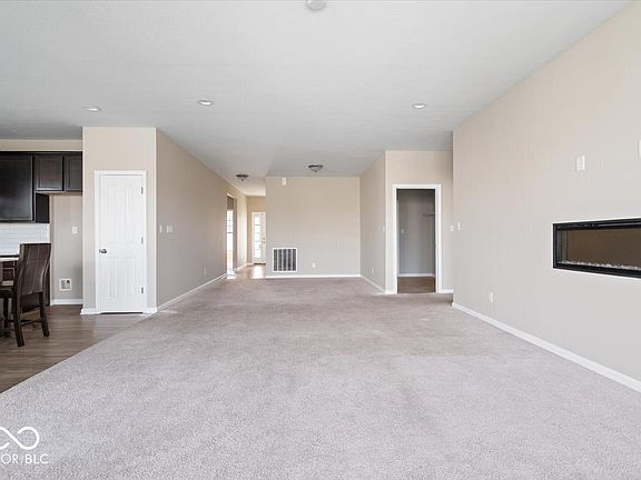 3rd image of 8126 Milender Blvd
