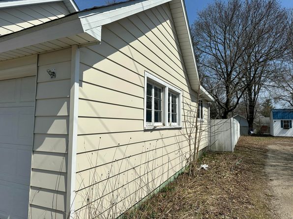 204 Chestnut St, Grayling, MI 49738