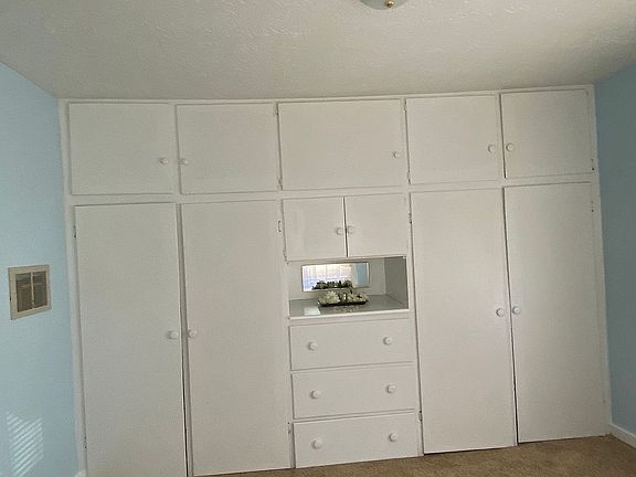 4th image of 136 N Morton Ave