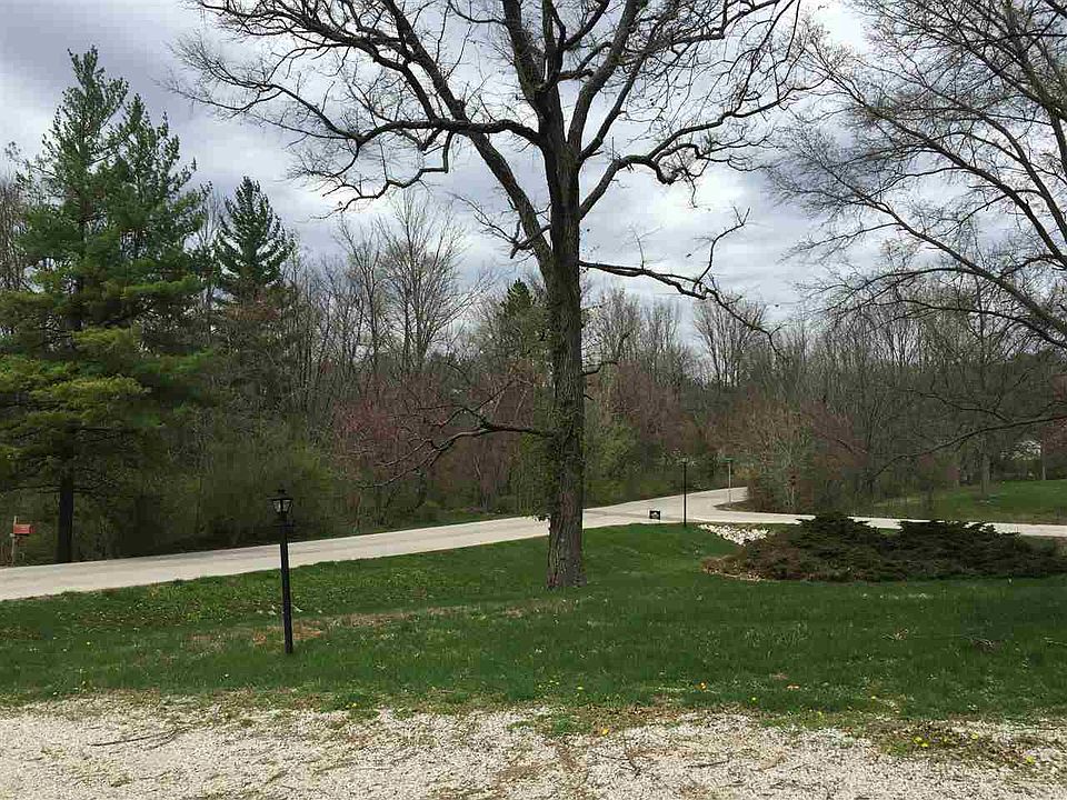 2nd image of 605 S Meadowbrook Dr