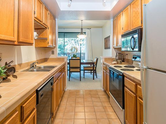 3rd image of 7 Cove Ln