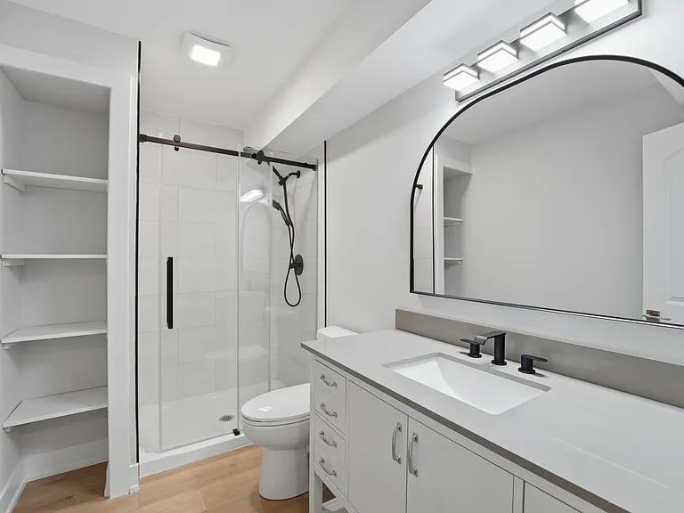 136 Edgewater Dr — Photo 13