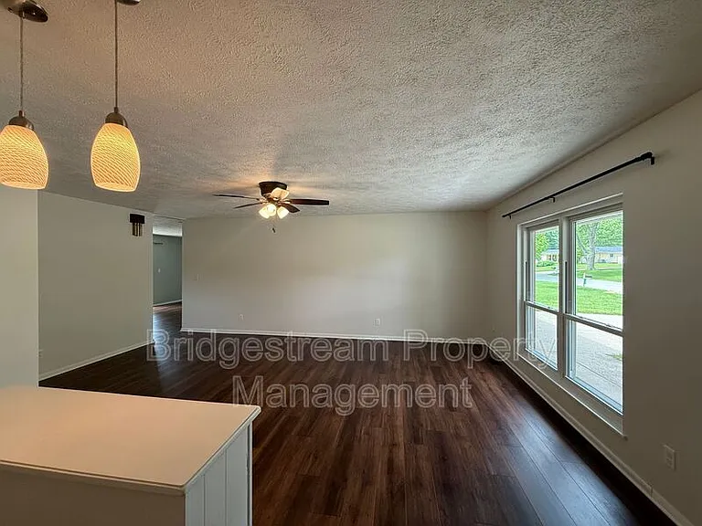 4208 Bellemeade Dr — Photo 3