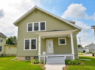 602 E 3rd St, Vinton, IA 52349