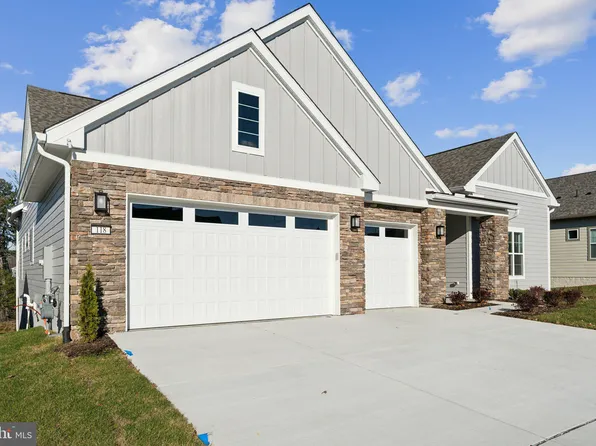 118 Nandina Pl, Lake Frederick, VA 22630
