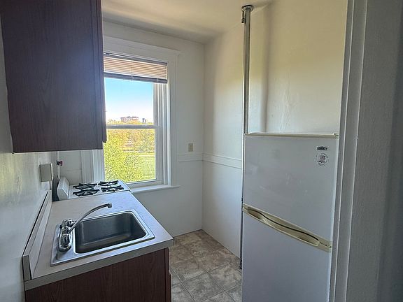 5th image of 147 Park Dr #17