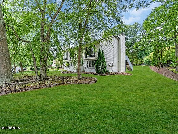 4th image of 88 Hickory Hill Road