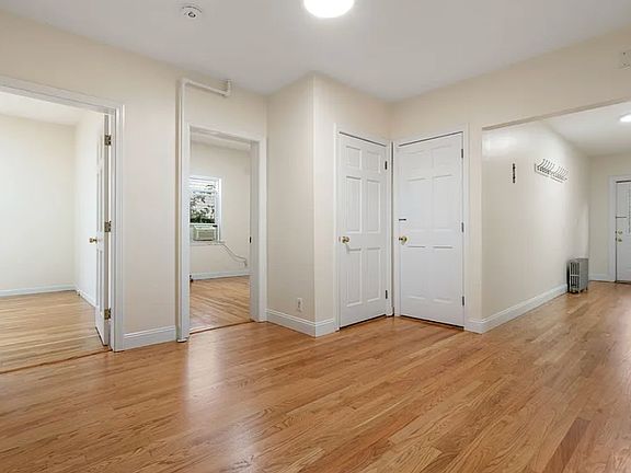 4th image of 7 Frances St #1