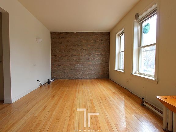 3rd image of 4235 N Paulina St
