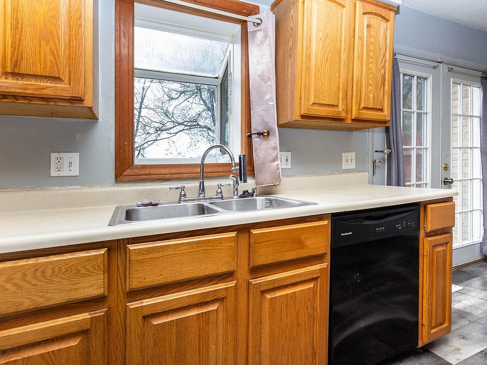 13281 Lake Point Blvd, photo 12