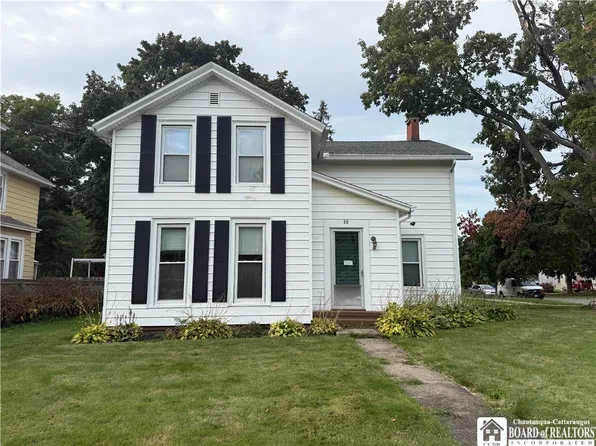 88 W 4th St, Dunkirk, NY 14048