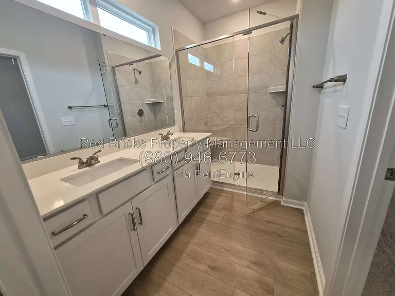 6510 Harlech St — Photo 9