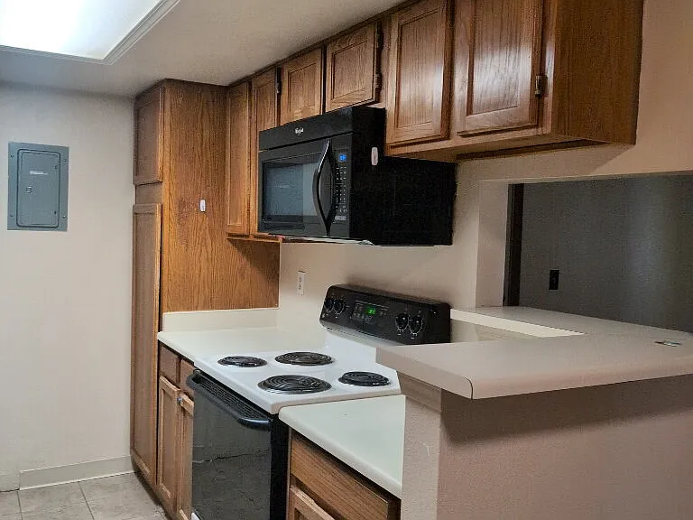 8225 Fairmount Dr #9-105 — Photo 6