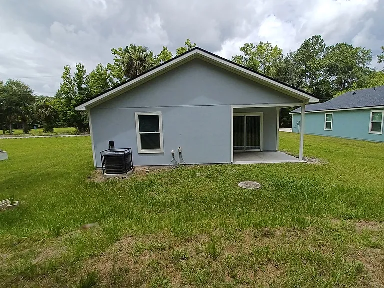 614 Hannah St — Photo 24