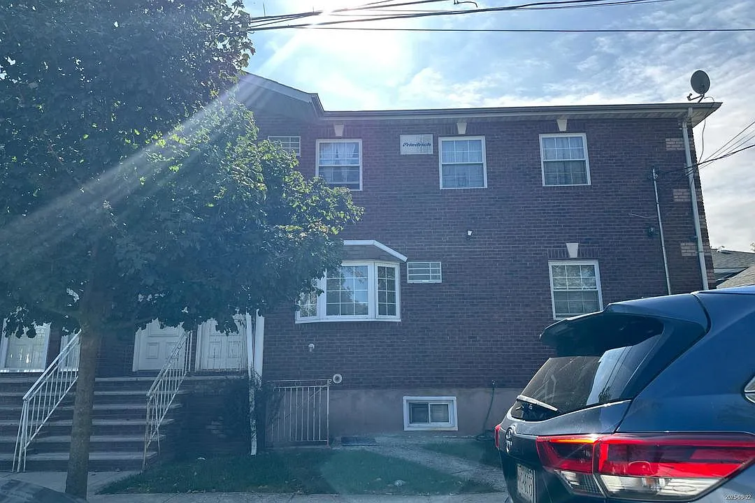 1280 E 100th St photo 1