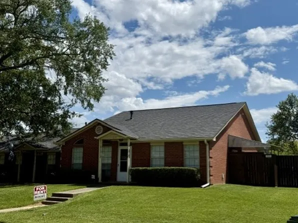 6107 Plantation Dr, Tyler, TX 75703