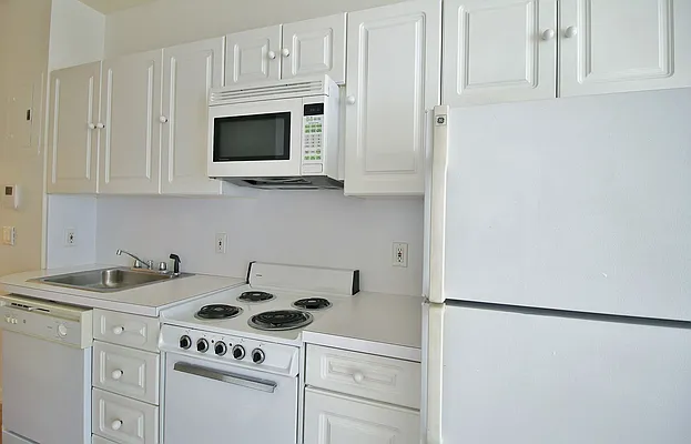 Rented by Julianna Realty Corp | media 14