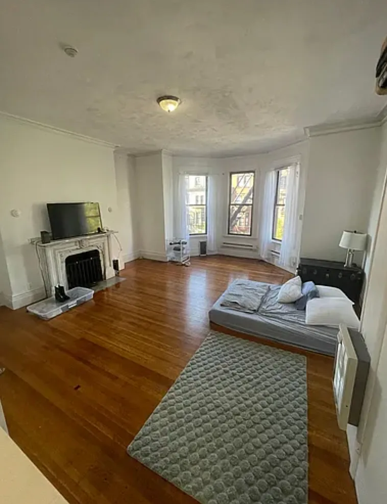 Building Photo - 363 Beacon St #31