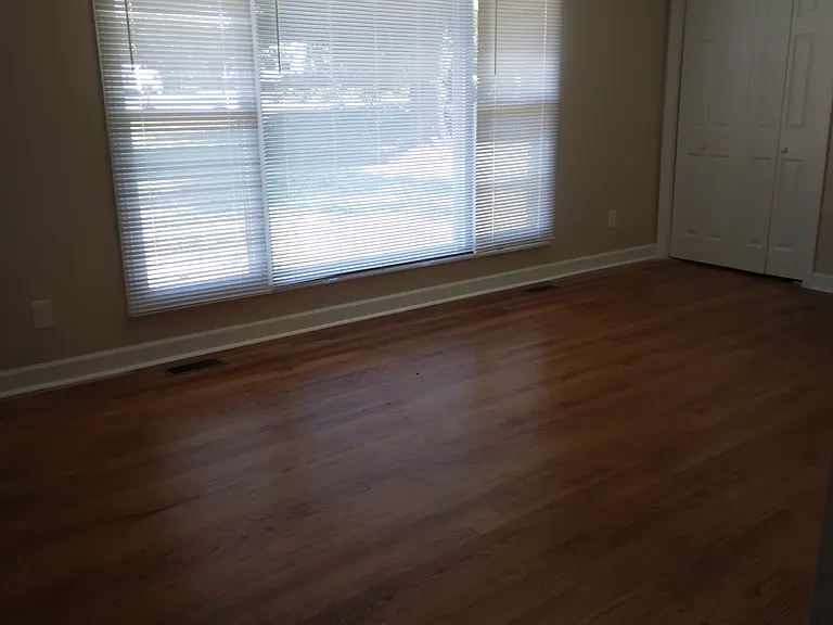 9210 Fairforest Rd — Photo 5