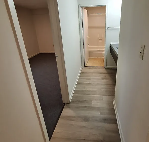 Charlotte Place Apartments — Photo 30