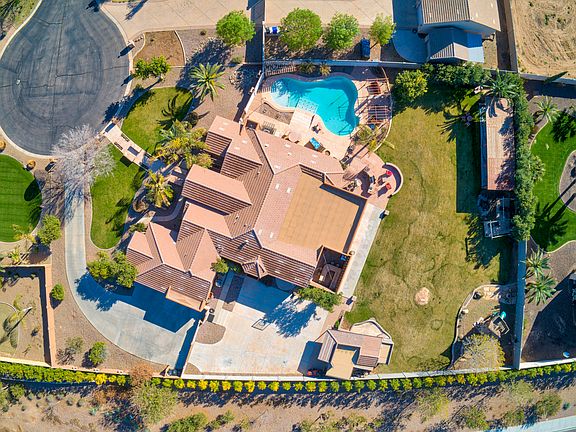 5th image of 2633 E Villa Park Ct