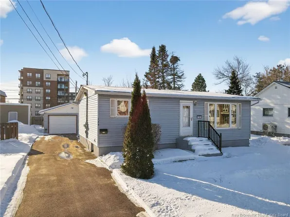 124 Redmond St, Moncton, NB E1A 3J7