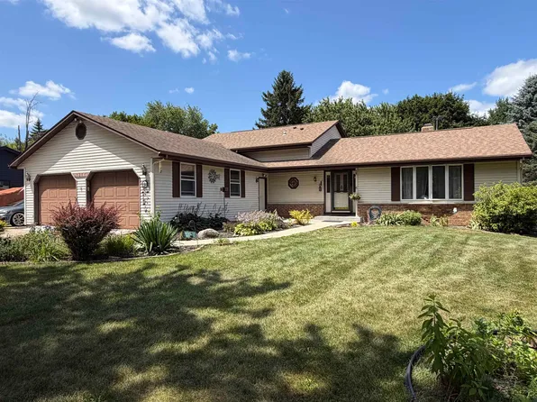 5201 N Grandeur Dr, Milton, WI 53563