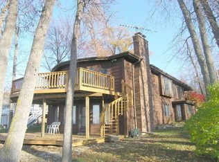 5043 Edgewater Beach Rd, Green Bay, WI 54311