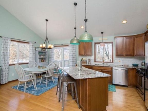 5th image of 632 Knollwood Dr